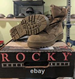 Bottes de combat US Military Rocky Coyote neuves avec étiquette taille 8.5 M US Army