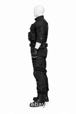 Ensemble de uniforme tactique de combat noir pour hommes avec gilet de forces spéciales militaires et ceinture.