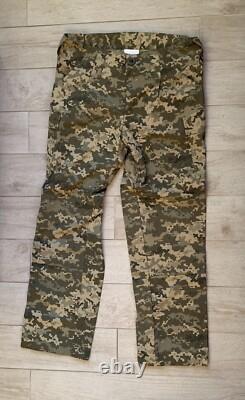 Uniforme de combat d’été tactique de l’armée ukrainienne en camouflage pixel MM14, ensemble militaire 
 <br/>
